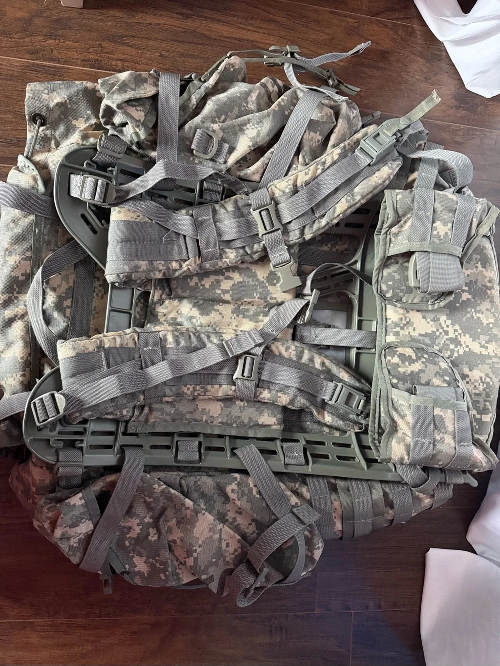 US Military-Style Large Rucksack - Digital Camouflage